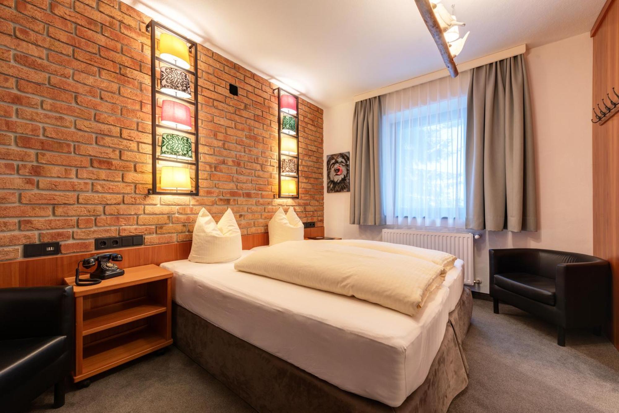 Hotel Pension Kirchplatz Sankt Anton am Arlberg Luaran gambar