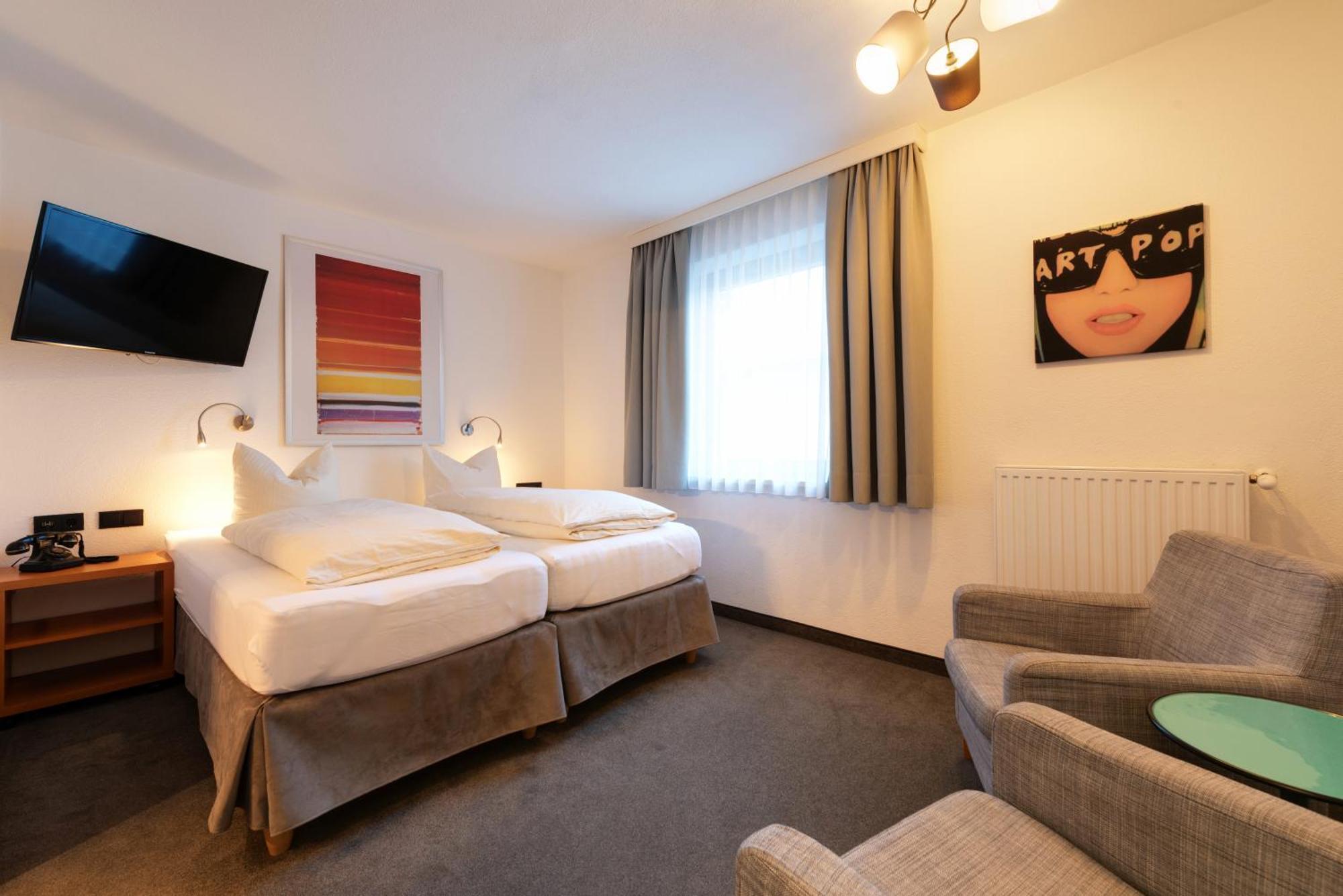 Hotel Pension Kirchplatz Sankt Anton am Arlberg Bilik gambar