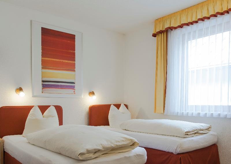 Hotel Pension Kirchplatz Sankt Anton am Arlberg Luaran gambar